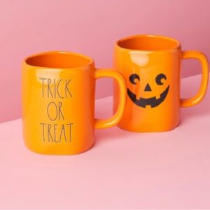 RAE DUNN 2pk Ceramic Trick Or Treat Mugs🖤